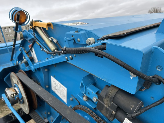 2014 Shelbourne XCV36 Header Combine