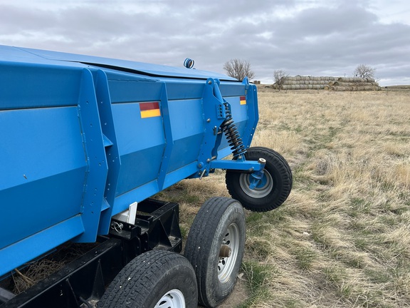 2014 Shelbourne XCV36 Header Combine