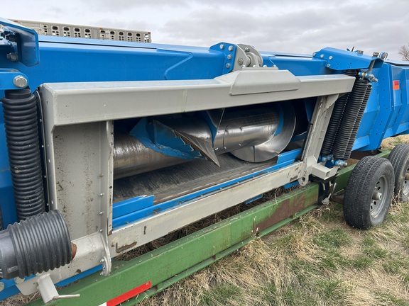2015 Shelbourne XCV36 Header Combine