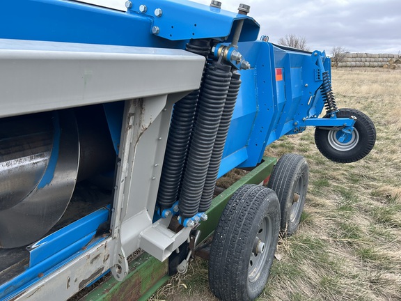 2015 Shelbourne XCV36 Header Combine