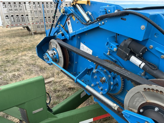 2015 Shelbourne XCV36 Header Combine