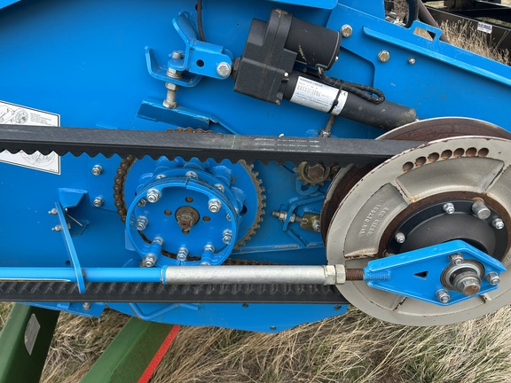 2015 Shelbourne XCV36 Header Combine