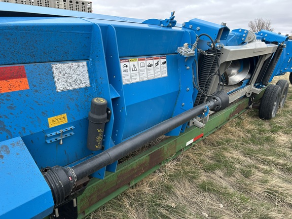 2015 Shelbourne XCV36 Header Combine