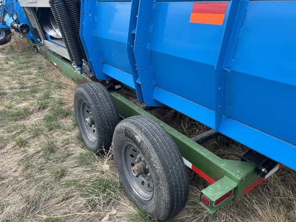 2015 Shelbourne XCV36 Header Combine