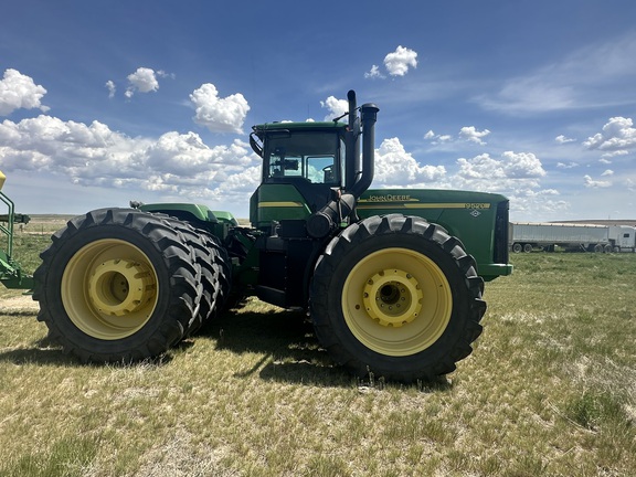 2006 John Deere 9520 Tractor 4WD
