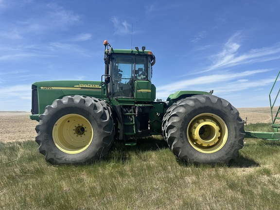2004 John Deere 9520 Tractor 4WD