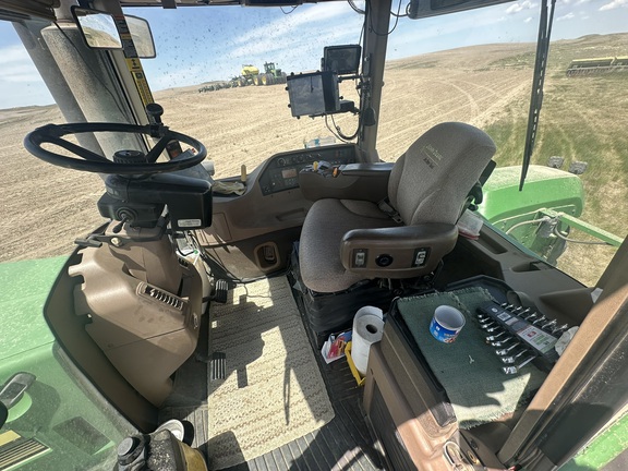 2004 John Deere 9520 Tractor 4WD