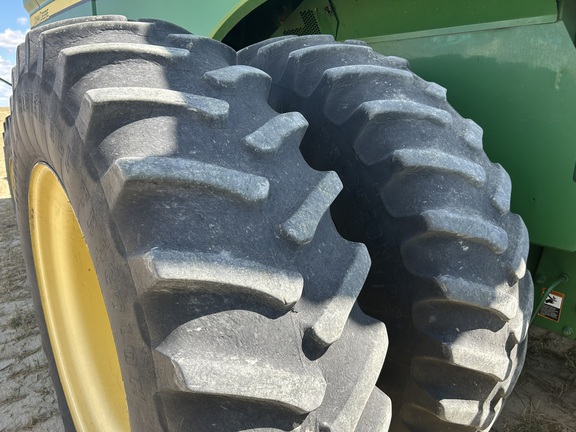 2012 John Deere S670 Combine