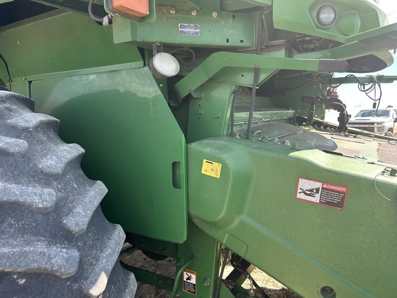 2012 John Deere S670 Combine