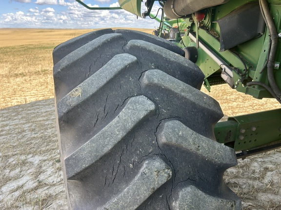 2012 John Deere S670 Combine