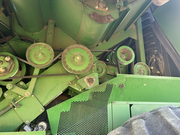 2012 John Deere S670 Combine
