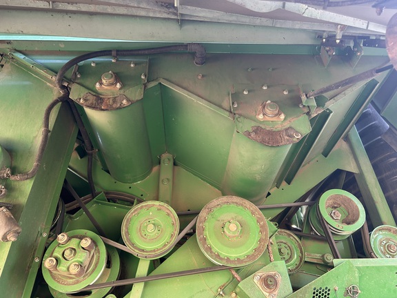 2012 John Deere S670 Combine