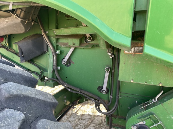 2012 John Deere S670 Combine