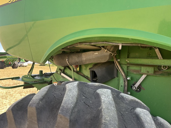 2012 John Deere S670 Combine