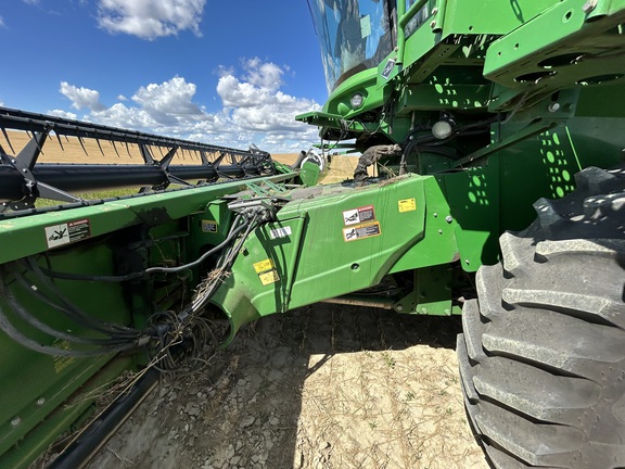 2012 John Deere S670 Combine