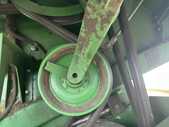 2012 John Deere S670 Combine