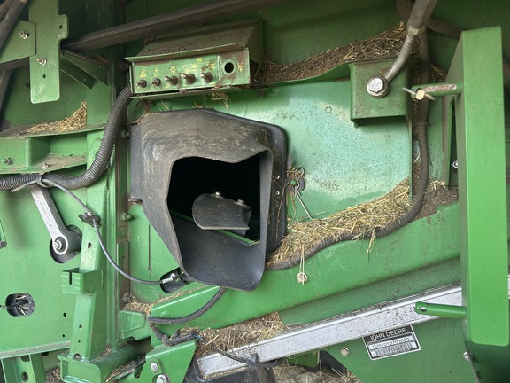 2012 John Deere S670 Combine