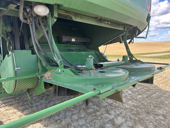 2012 John Deere S670 Combine