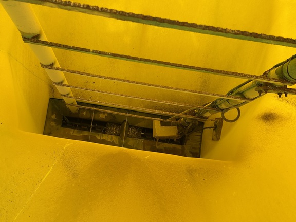 2014 John Deere 1835 Air Seeder