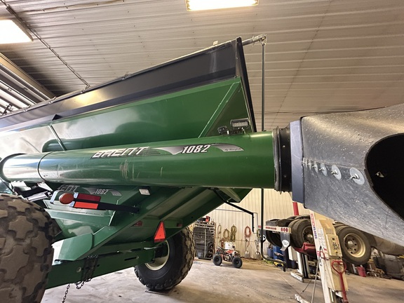 Brent 1082 Grain Cart