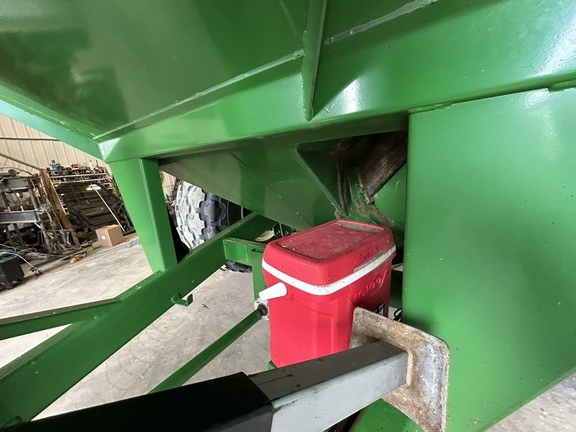 Brent 1082 Grain Cart