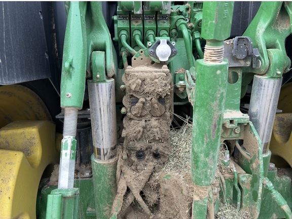 2016 John Deere 6175R Tractor