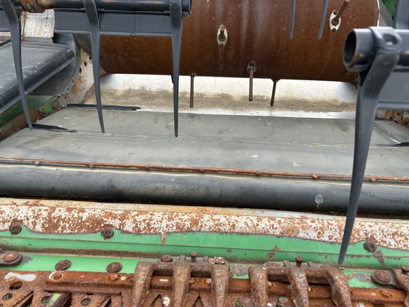 2010 John Deere 640D Header Combine