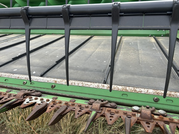 2010 John Deere 640D Header Combine