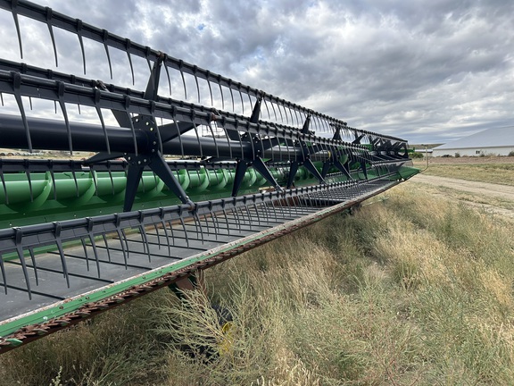 2010 John Deere 640D Header Combine