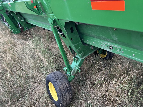 2010 John Deere 640D Header Combine