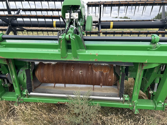 2010 John Deere 640D Header Combine