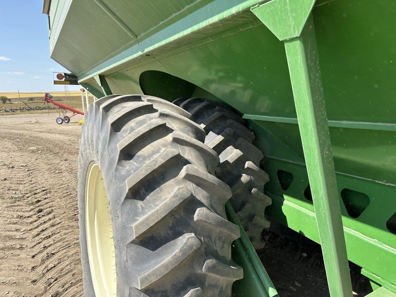 2009 Brent 1194 Grain Cart