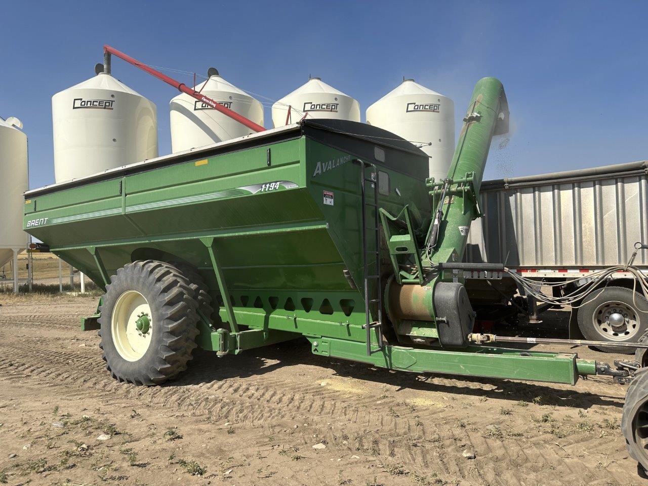 2009 Brent 1194 Grain Cart