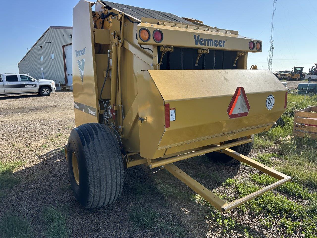 2021 Vermeer 605N Baler/Round