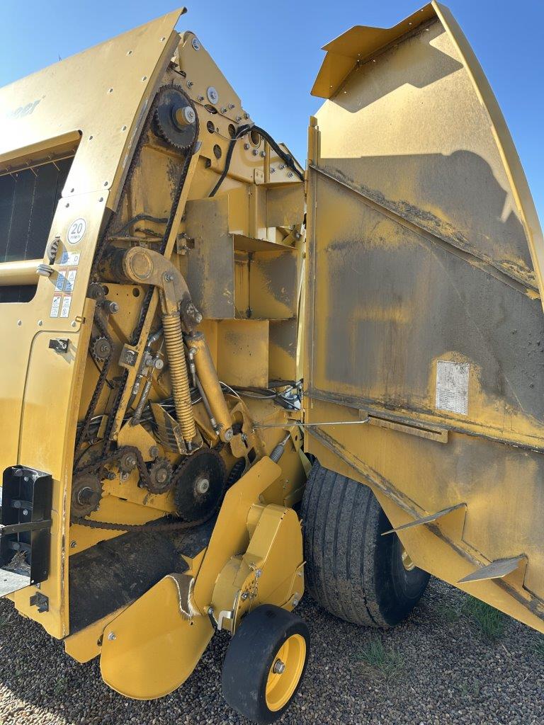 2021 Vermeer 605N Baler/Round