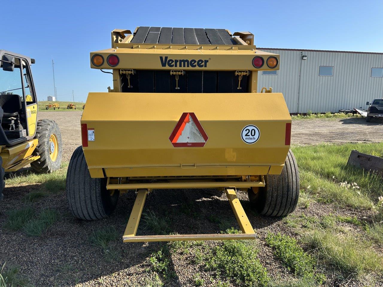 2021 Vermeer 605N Baler/Round