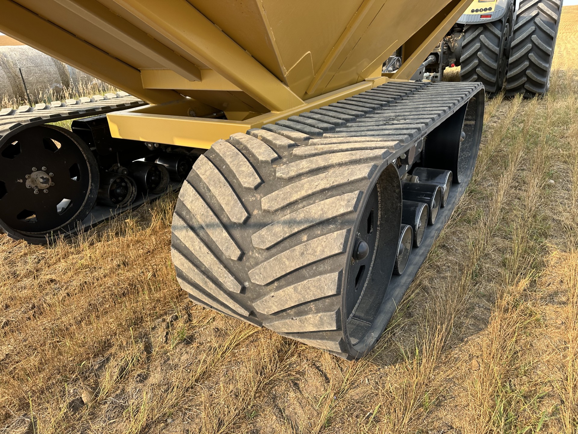 2014 J&M 1521-22 Grain Cart