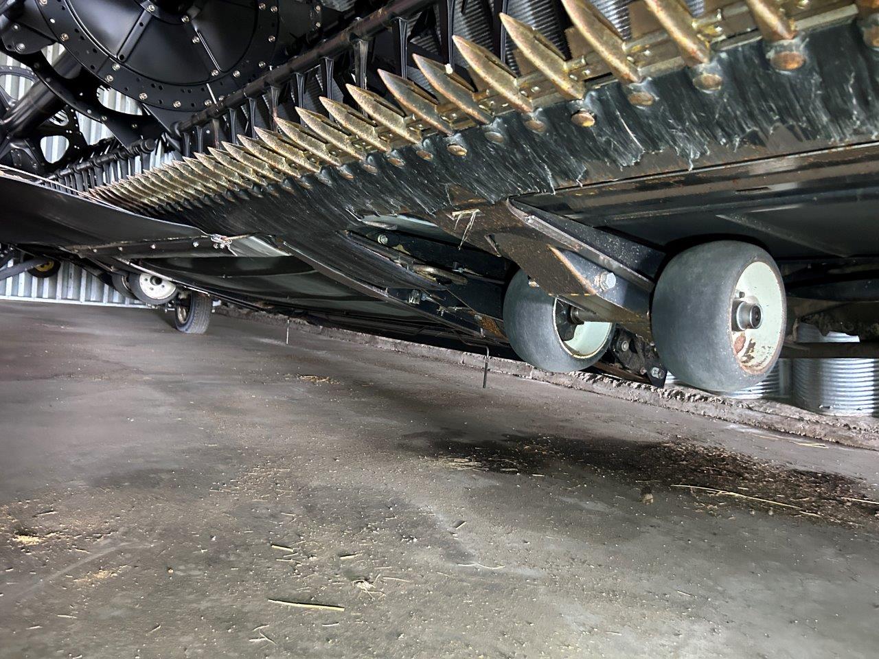 2017 MacDon FD75 Header Draper