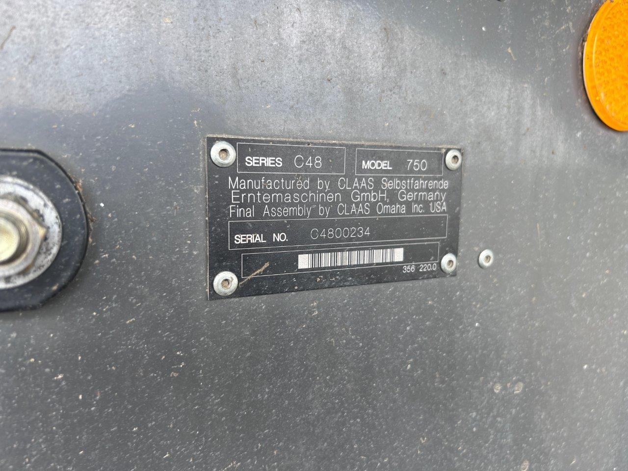 2011 CLAAS 750TT Combine