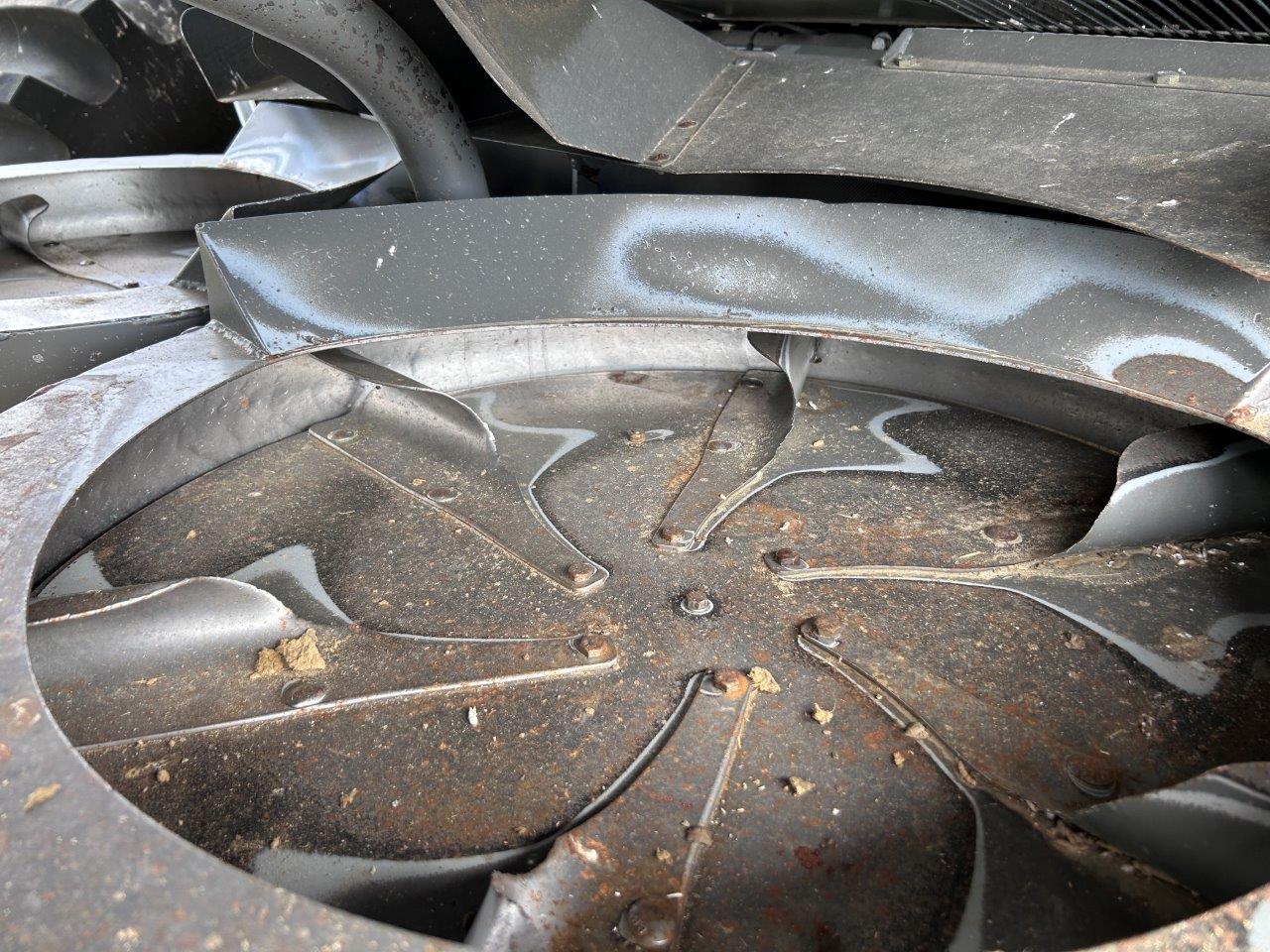 2011 CLAAS 750TT Combine