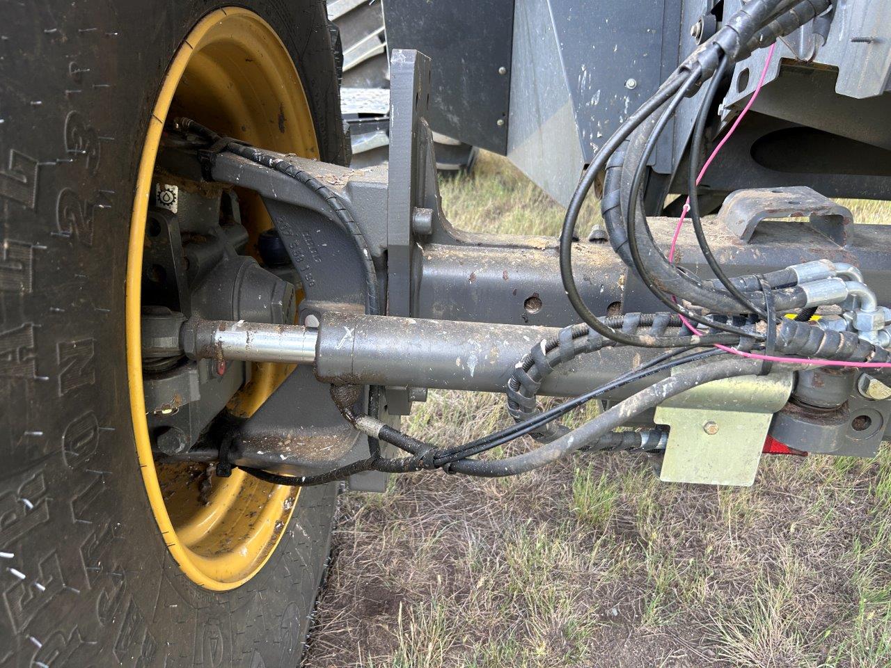 2011 CLAAS 750TT Combine