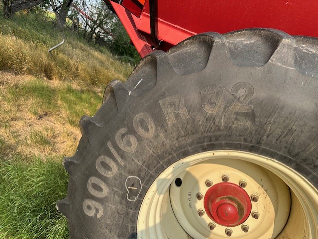 2014 Unverferth 1039 Grain Cart