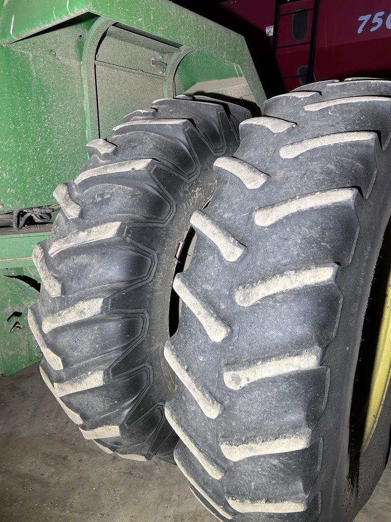 1990 John Deere 8560 Tractor