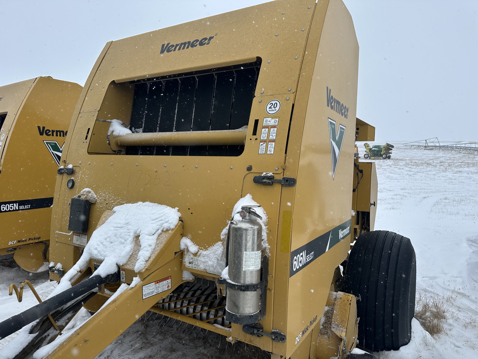 2023 Vermeer 605N Select Baler/Round