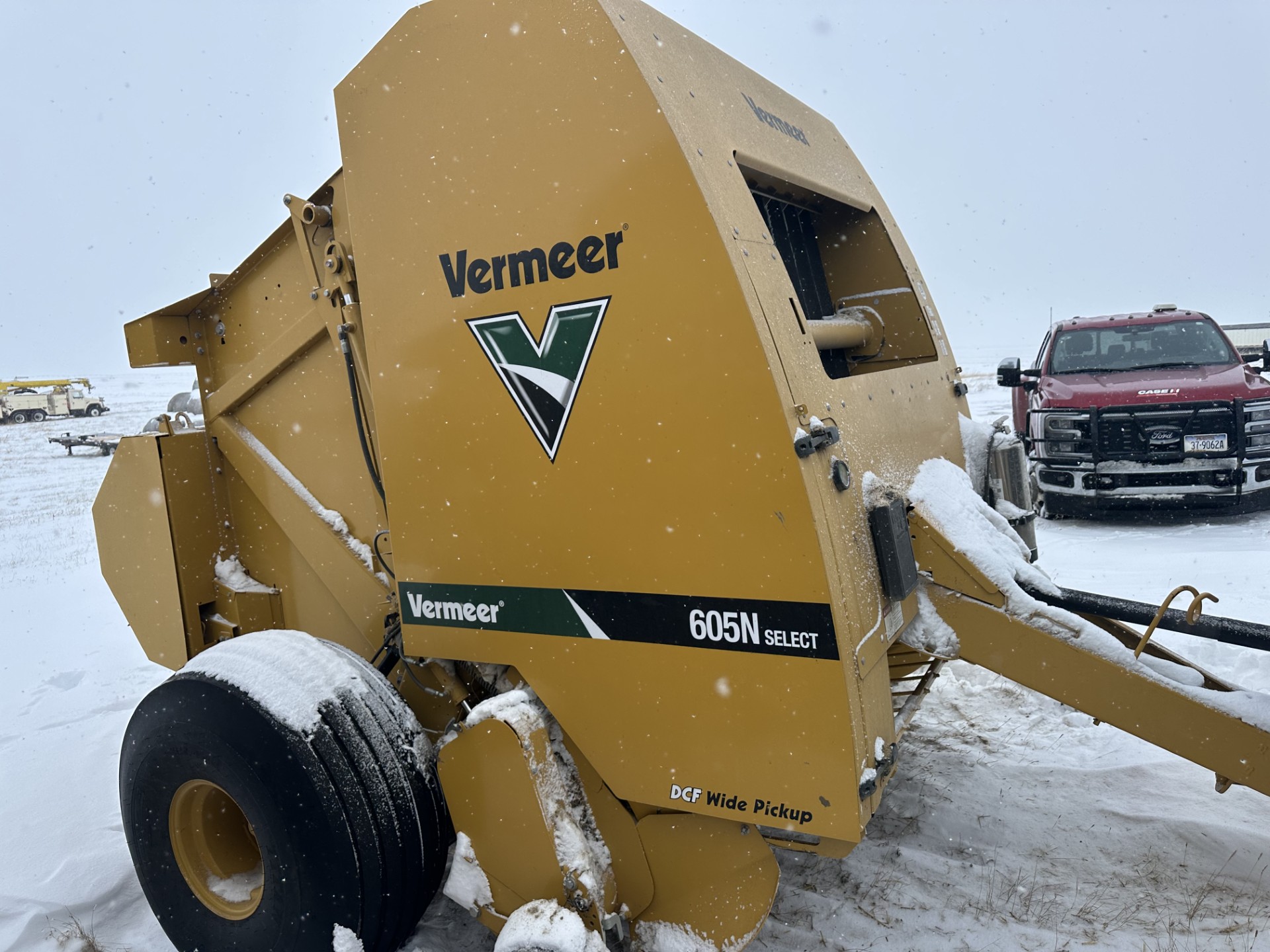 2023 Vermeer 605N Select Baler/Round