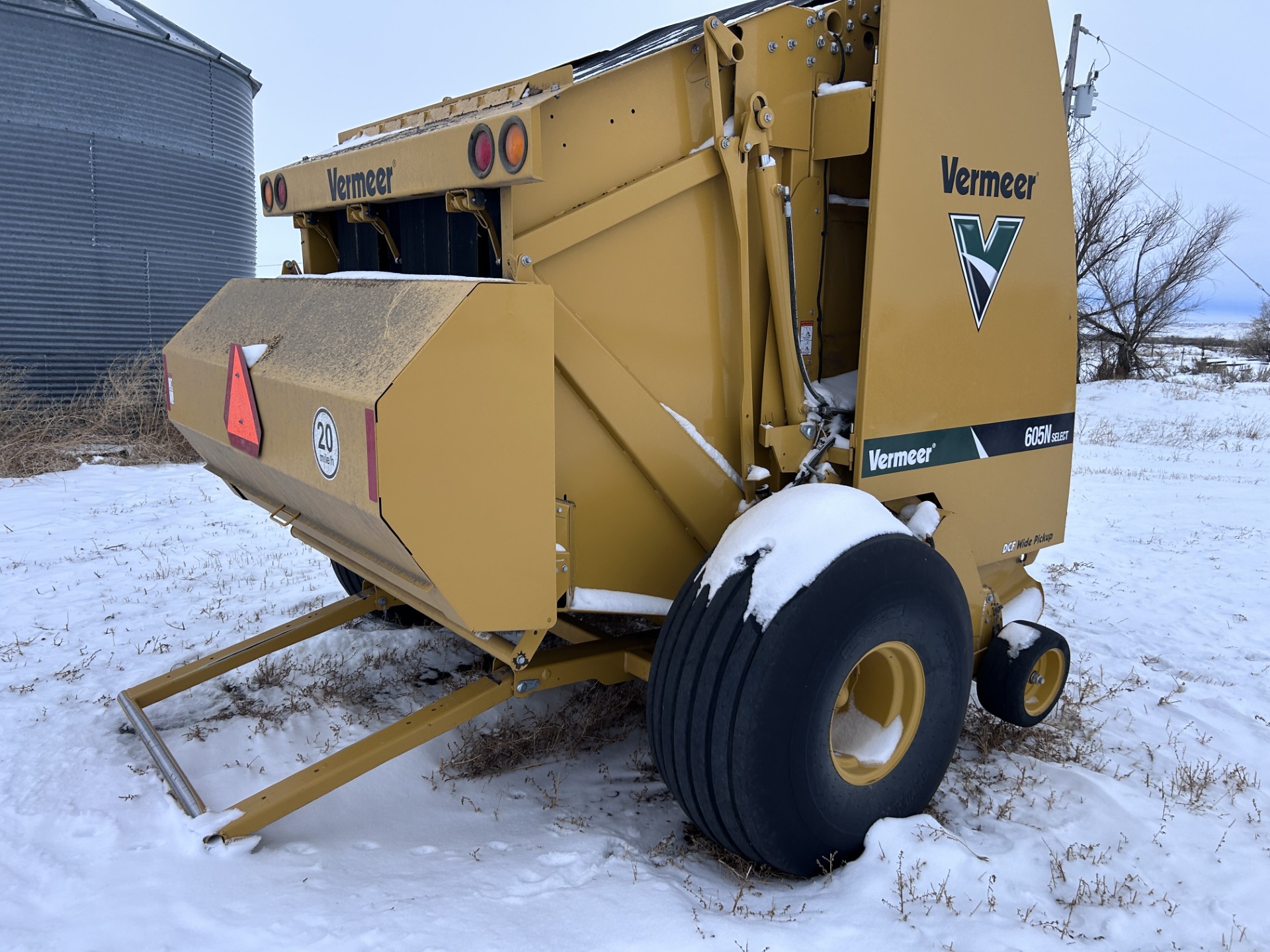 2023 Vermeer 605N Select Baler/Round