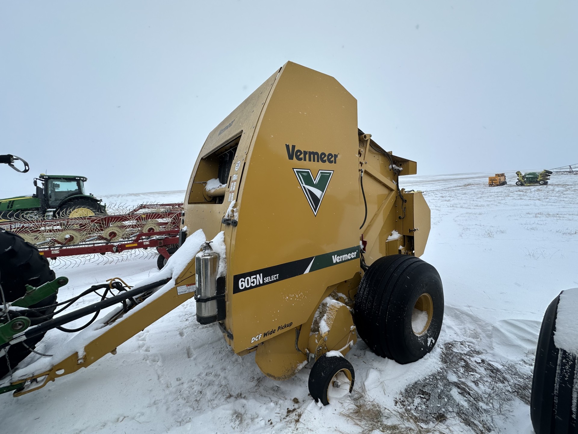 2023 Vermeer 605N Select Baler/Round