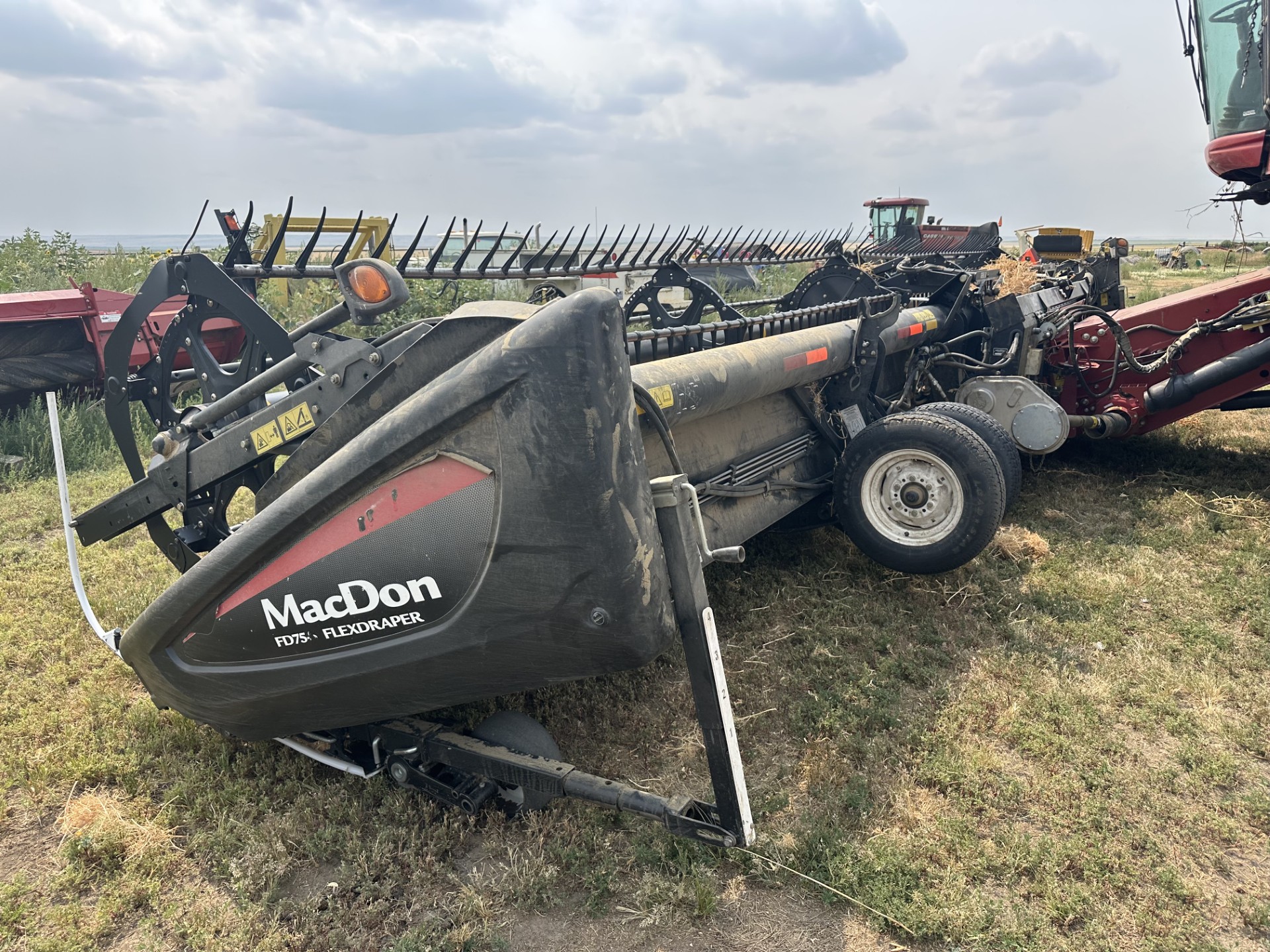 2014 MacDon FD75-40 Header Combine