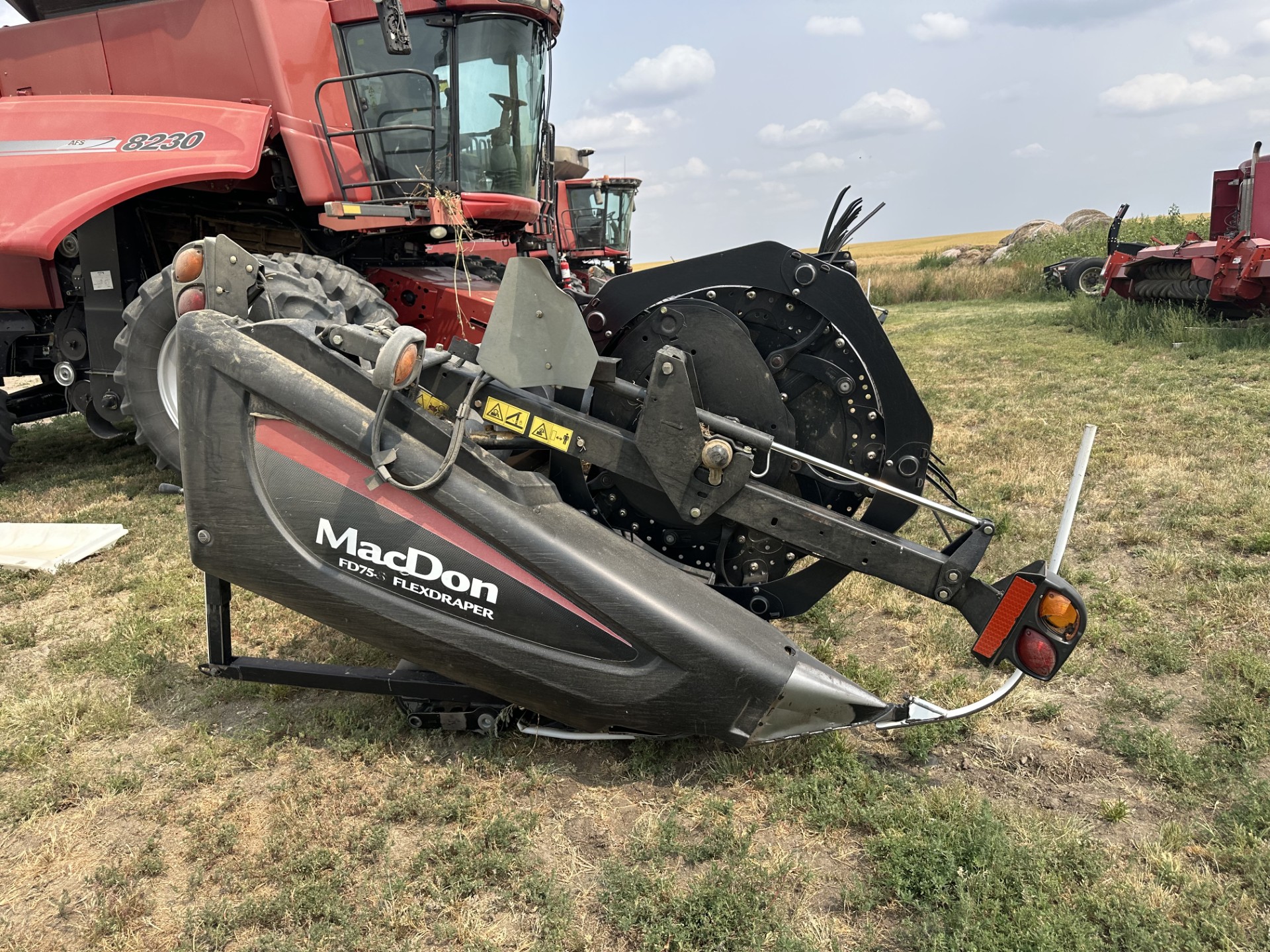 2014 MacDon FD75-40 Header Combine