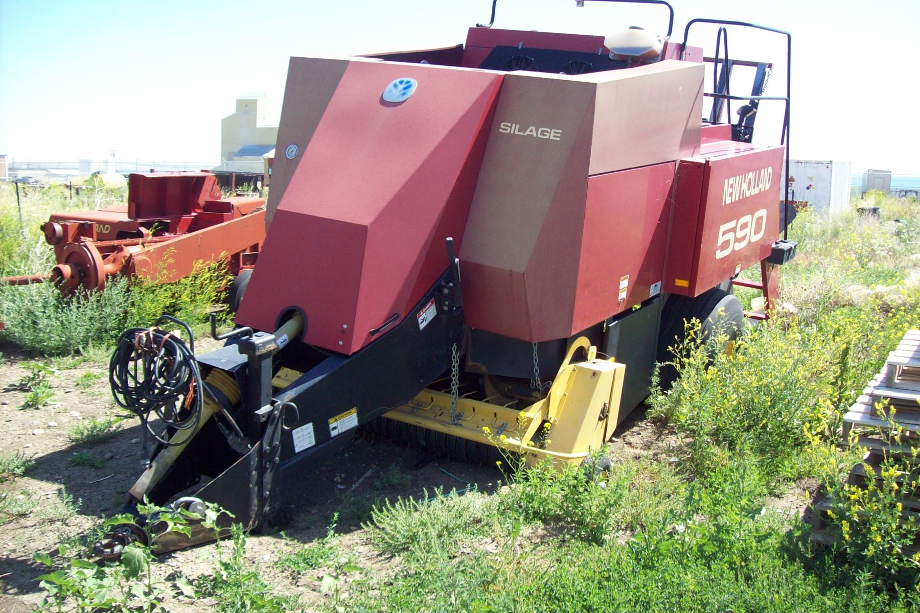 1999 New Holland 590 Baler/Square